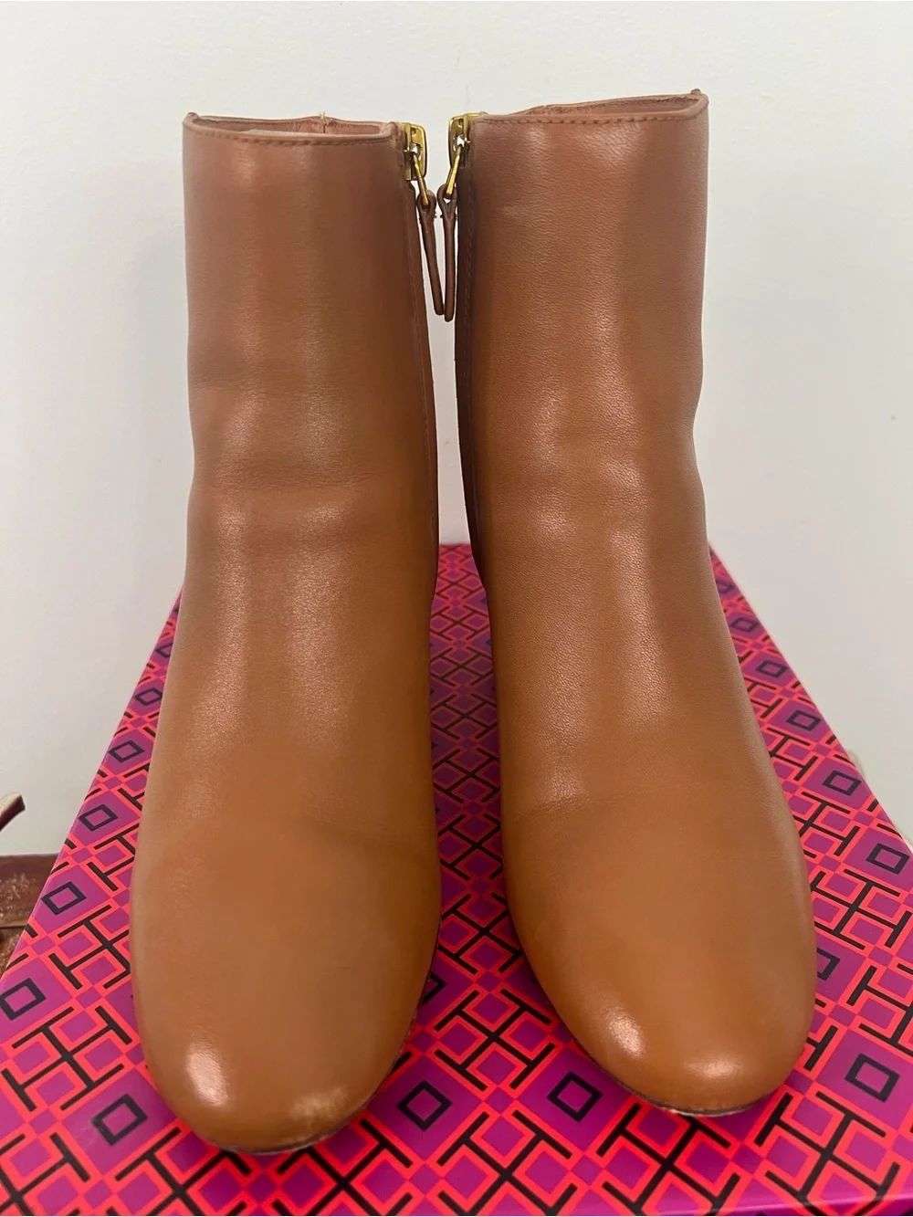Tory Burch Leather Block Heel Ankle Booties Tan Camel Cognac 6M Classic